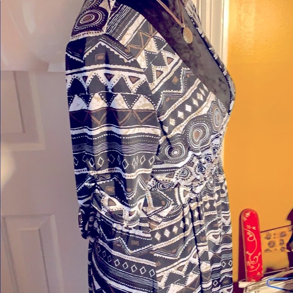 BCBG MAXAZRIA MEDIUM DRESS - Picture 3 of 8